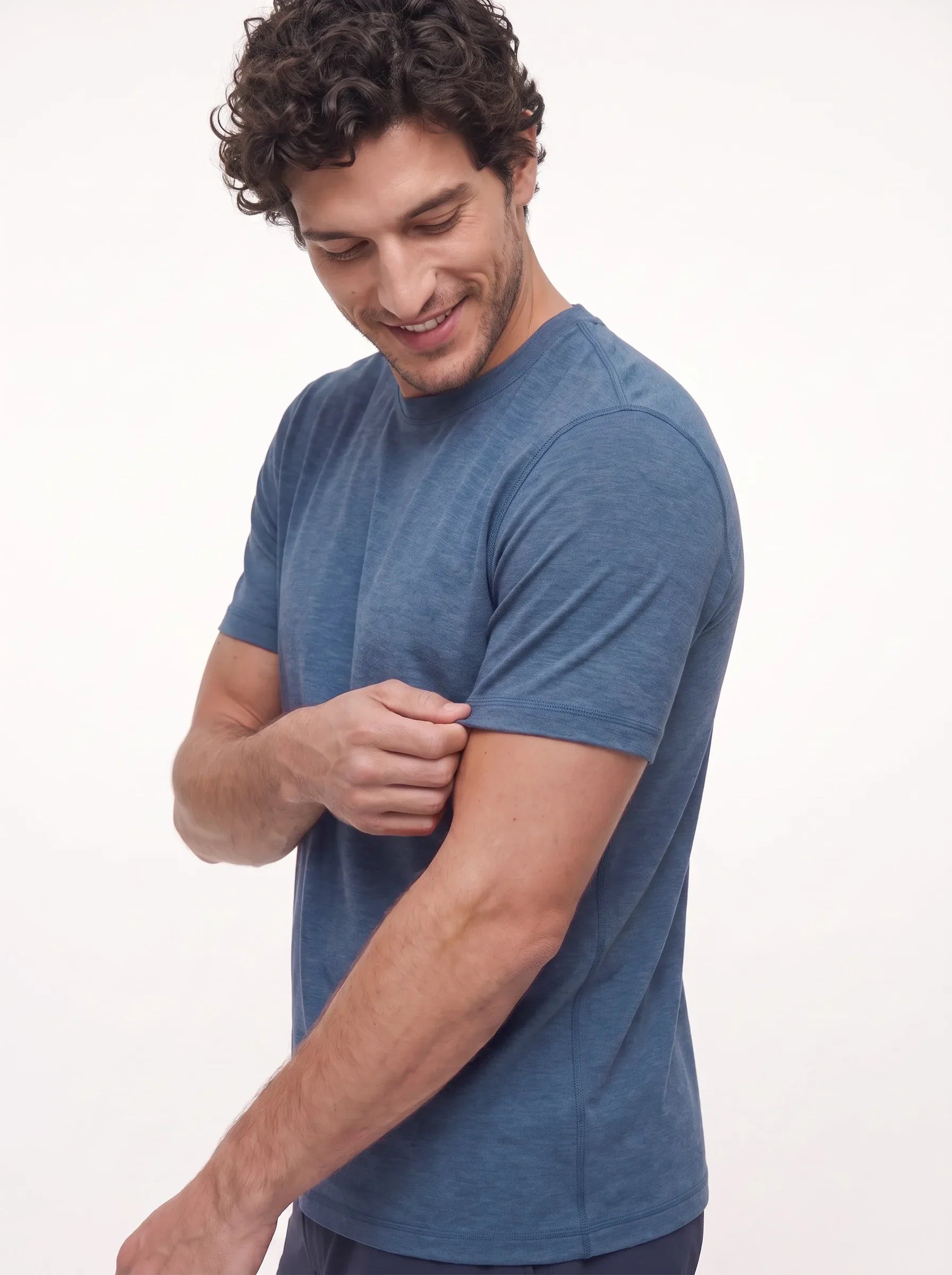 Camiseta de cuello redondo Active FlowBlend™ — Pack de 3