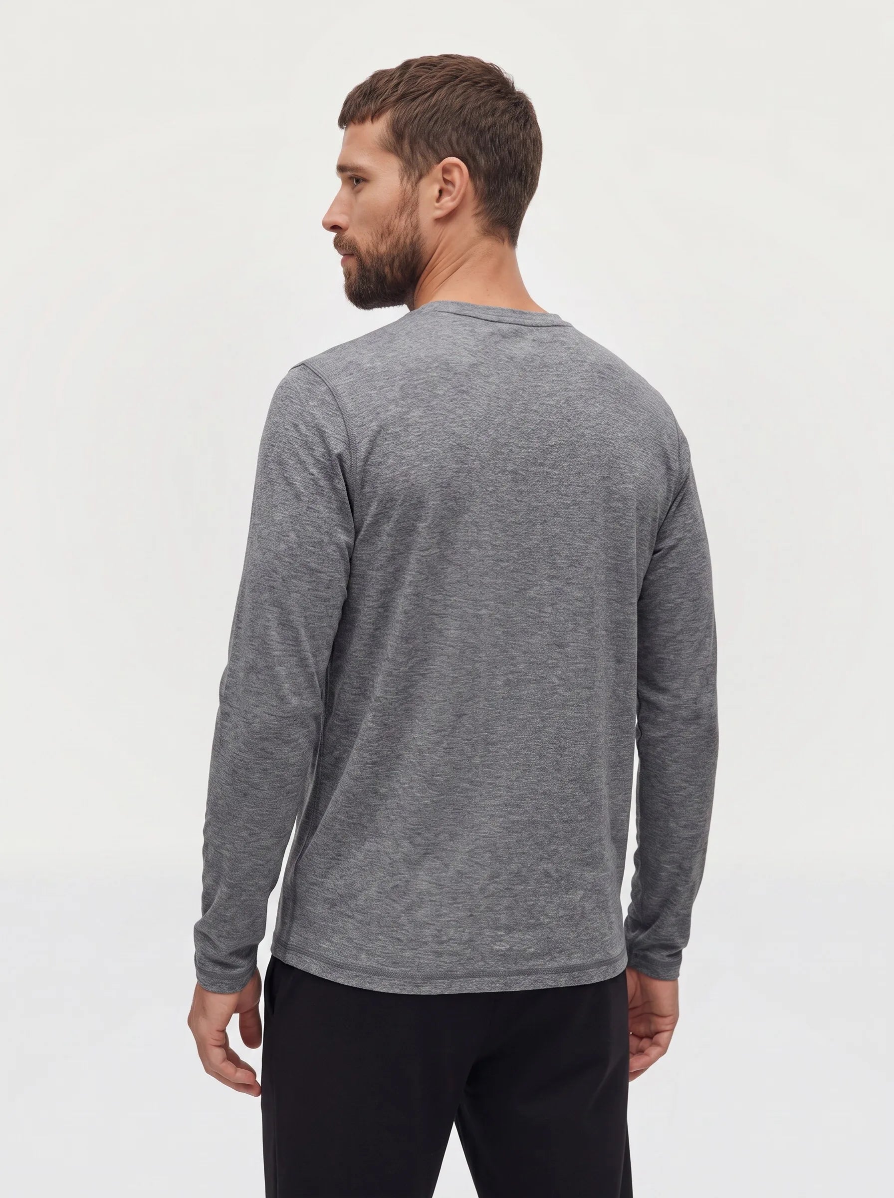 T-shirt de sport à manches longues col rond FlowBlend™