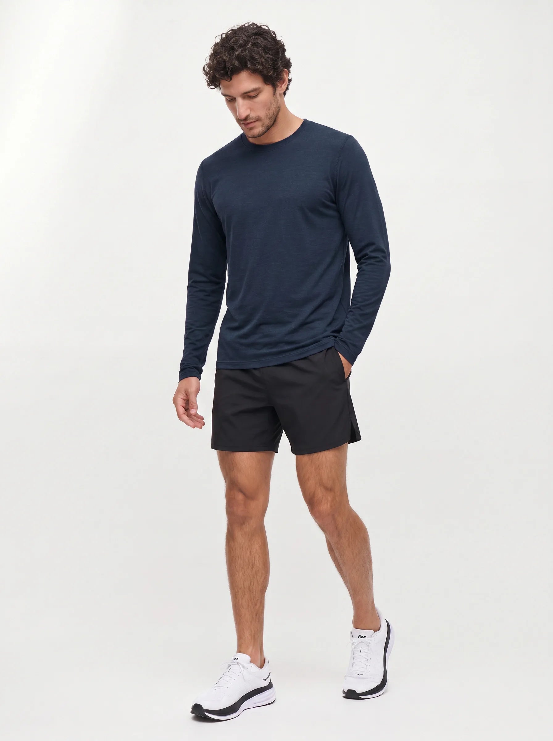 T-shirt de sport à manches longues col rond FlowBlend™
