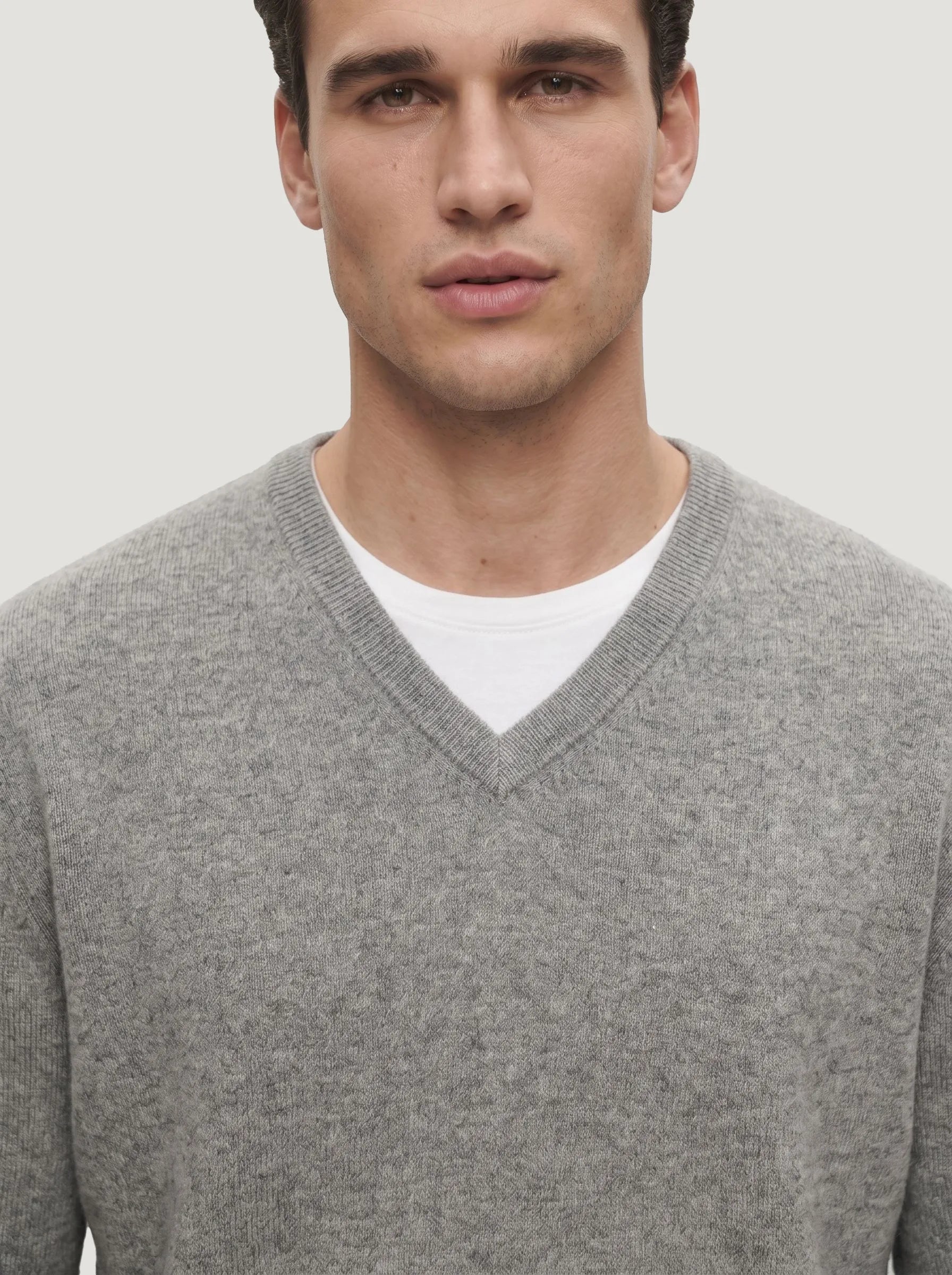 V-Ausschnitt-Pullover aus mongolischem Kaschmir — 3er-Pack