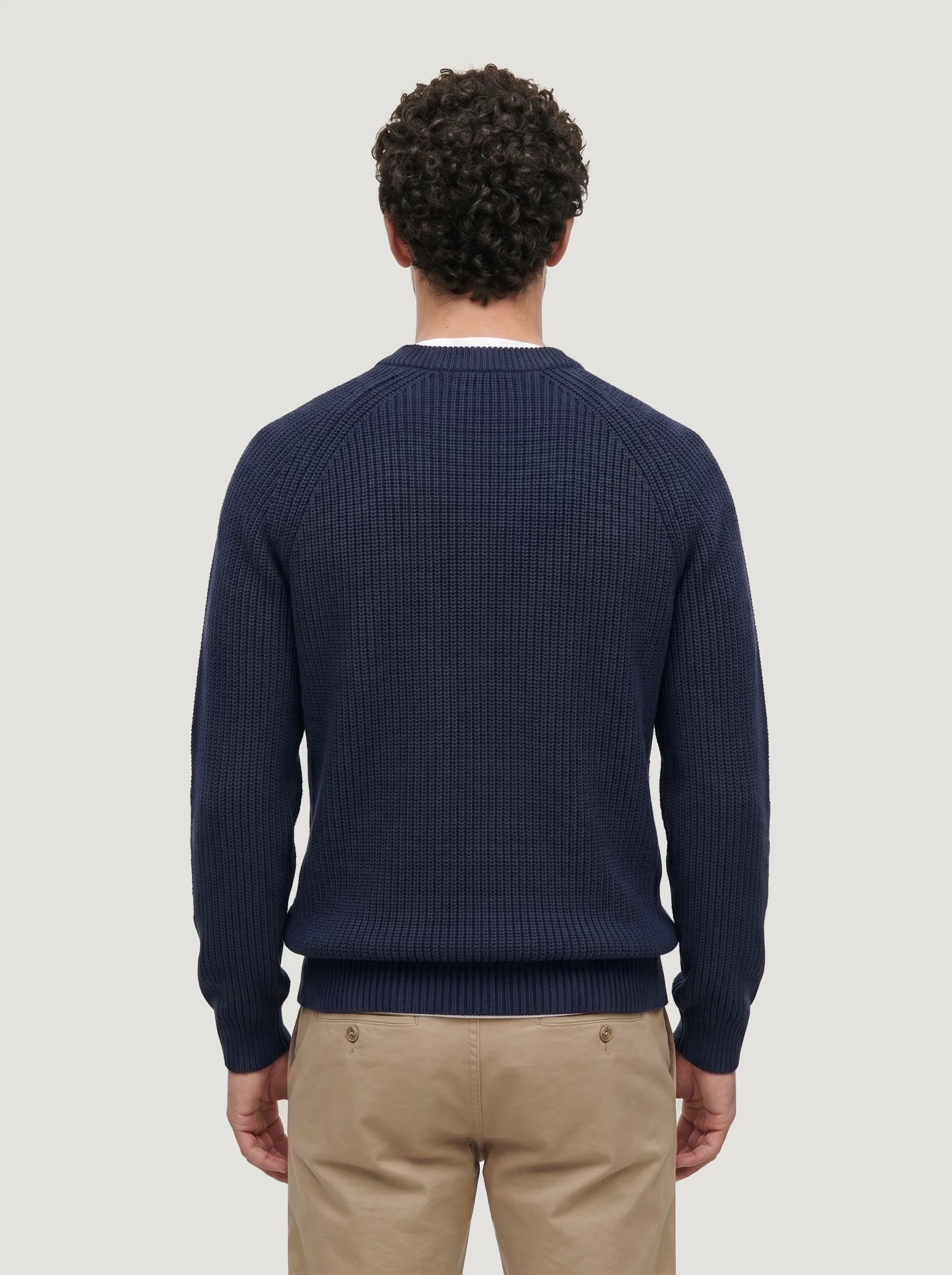 Maglione girocollo a coste in cotone biologico