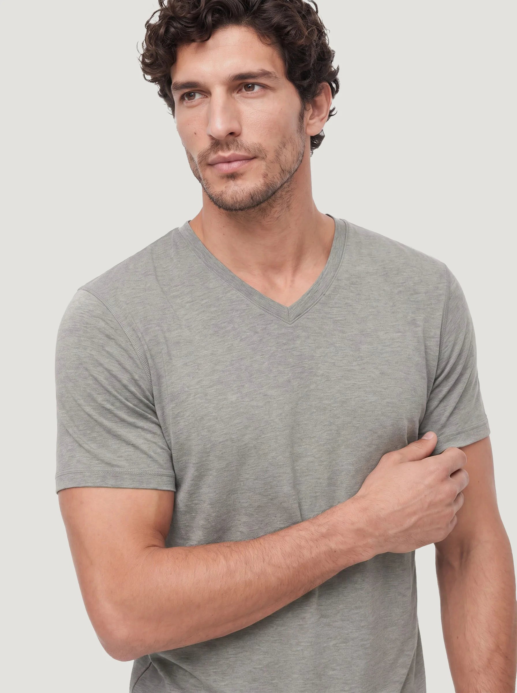 Camiseta de cuello de pico AirPace™ Performance