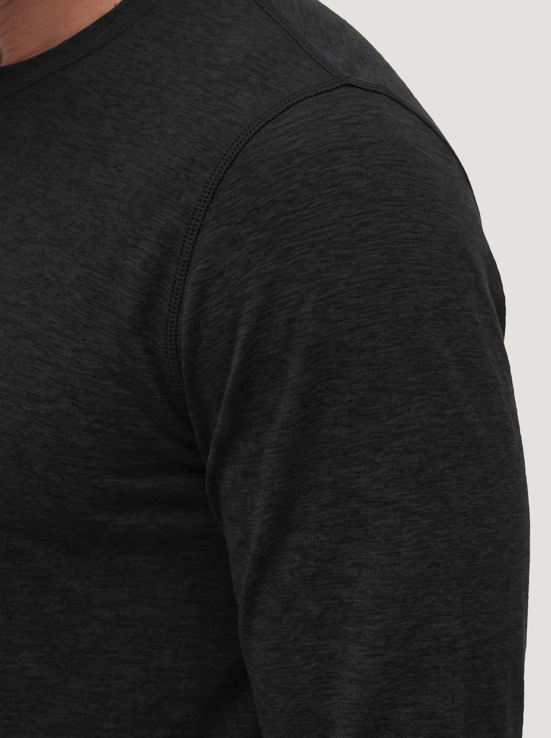 Camiseta de manga larga y cuello redondo FlowBlend™ Active